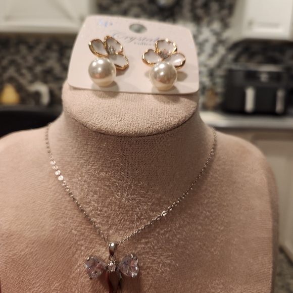 Gift Set Tahari Blush/Lip Hydration Cream, Coconut Body Care, Fashion Jewelry - Picture 4 of 6